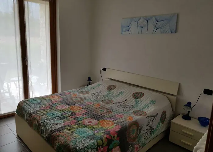 Casa Lella With Pool And Garden Lägenhet